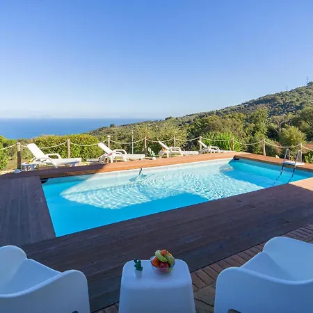 Holiday home 4 Bedroom Awesome In Caronia
