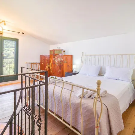 Awesome Home In Caronia Feriehus *