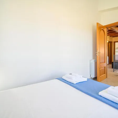 度假居 4 Bedroom Awesome In *