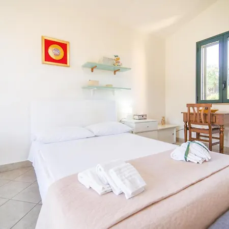 4 Bedroom Awesome In 卡罗尼亚