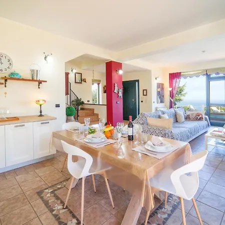 度假居 4 Bedroom Awesome In 卡罗尼亚
