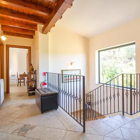 Awesome Home In Caronia