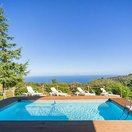 Feriehus Awesome Home In Caronia *